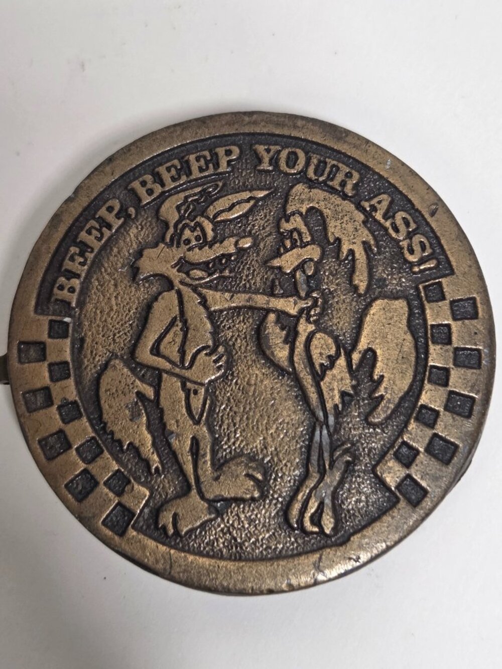 VINTAGE BEEP BEEP YOUR ASS BRASS BELT BUCKLE WILE E COYOTE ROAD RUNNER NOVELTY U
